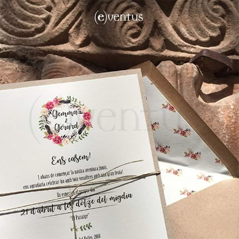 tarjeta de boda con logo floral