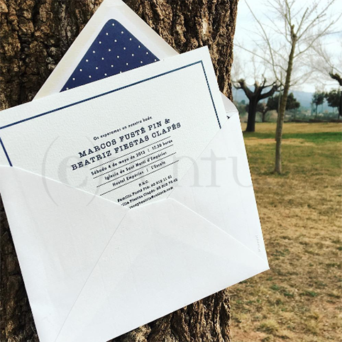 invitaciones boda con sobres forrados